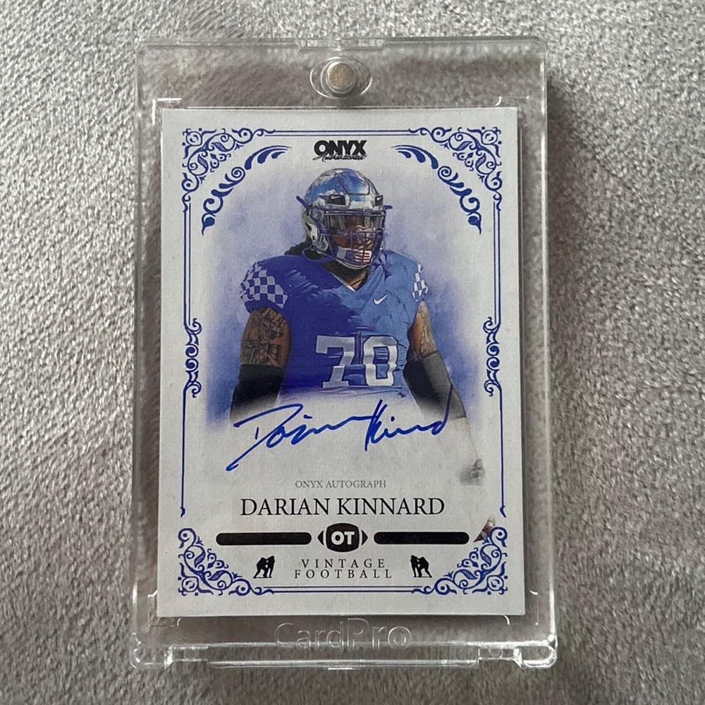 Darian Kinnard autographed Onyx Vintage Football Card